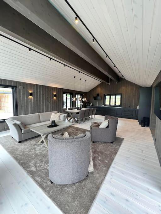 Ny Eksklusiv Hytte I Vradal Med Perfekt Beliggenhet- Alpin Og Ski Luaran gambar